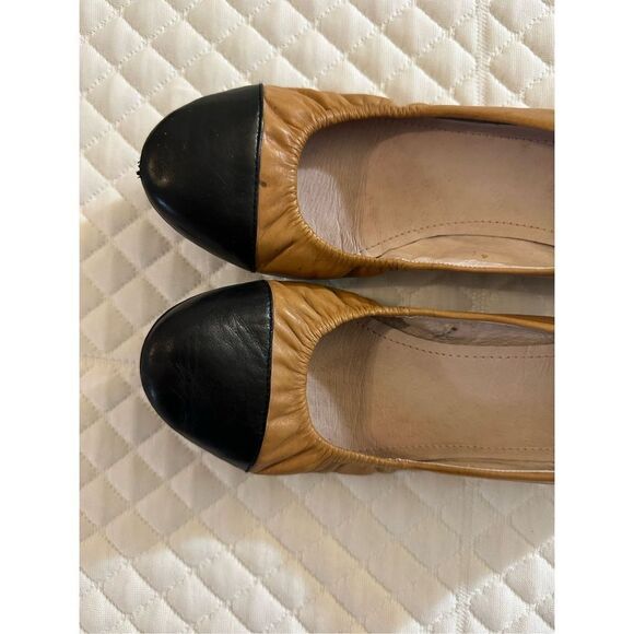 Vince Camuto Color Block Colored Tan Black Flats 6.5 - Picture 4 of 10